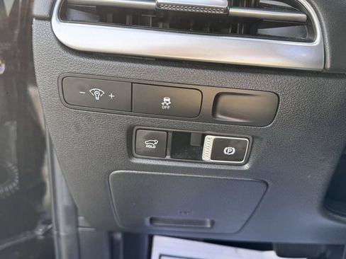 Used 2024 Hyundai Palisade SEL w/ Premium Package image 19