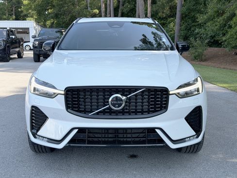 Used 2025 Volvo XC60 B5 Plus w/ Protection Package Premier AWD/4WD image 3