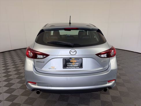 Used 2018 MAZDA MAZDA3 Touring FWD image 9