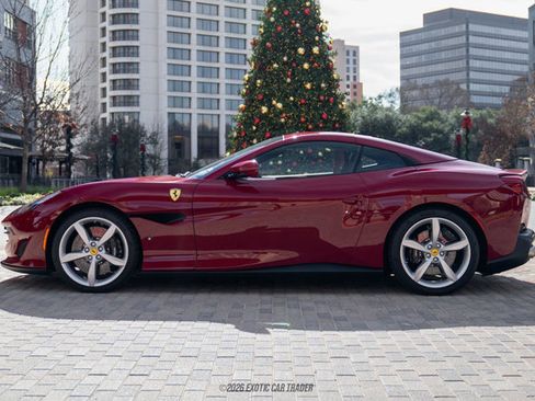 Used 2019 Ferrari Portofino image 14