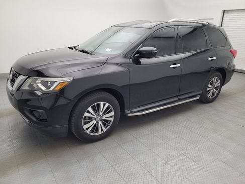 Used 2020 Nissan Pathfinder SV FWD image 2