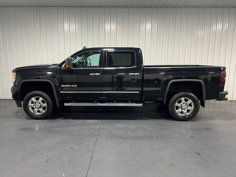 Used 2017 GMC Sierra 2500 SLT w/ All Terrain HD Package image 23