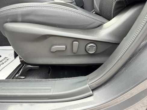 Used 2023 Subaru Forester Premium AWD/4WD image 13