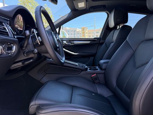 Certified 2026 Porsche Macan image 13