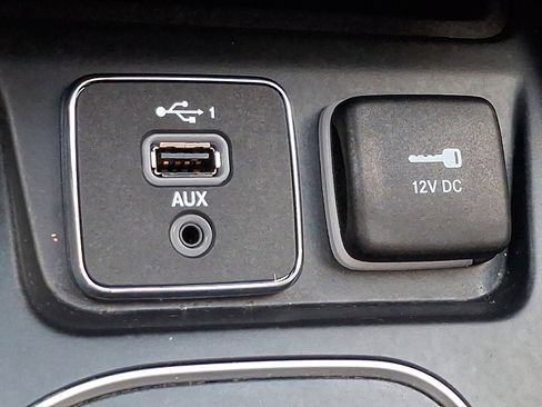 Certified 2021 Jeep Cherokee Latitude Lux w/ Sun & Sound Group image 26