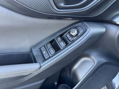 Used 2021 Subaru Crosstrek 2.5i Sport w/ Moonroof Package image 12