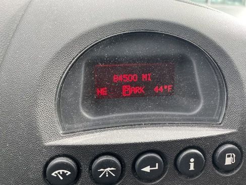 Used 2006 Pontiac Grand Prix GT w/ Premium Package image 12