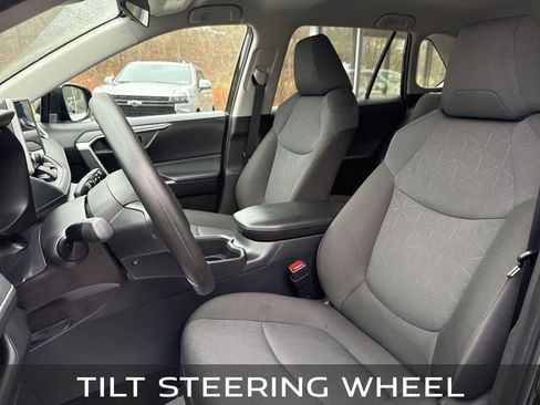 Used 2025 Toyota RAV4 XLE image 19