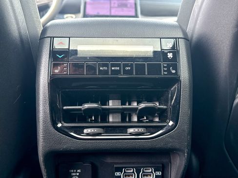 Used 2025 Jeep Grand Cherokee L Limited image 24