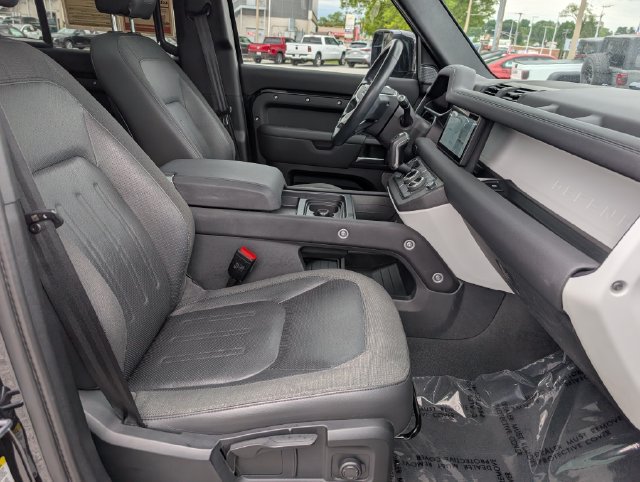 Used 2021 Land Rover Defender 110 S AWD/4WD image 10
