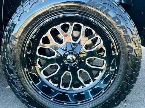 Used 2003 Chevrolet Tahoe Z71 image 24