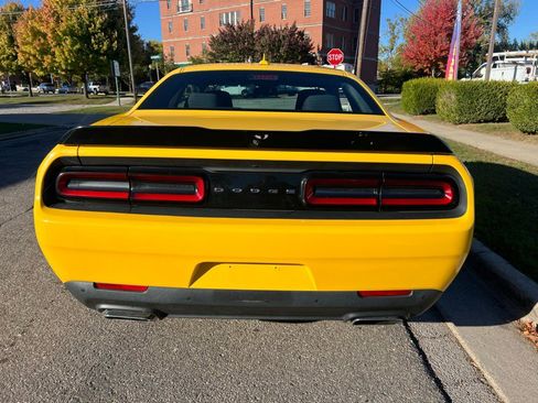 Used 2018 Dodge Challenger R/T Scat Pack w/ Driver Convenience Group image 4