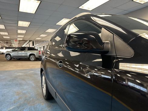 Used 2011 Hyundai Tucson GLS w/ Navigation Pkg 2 image 4