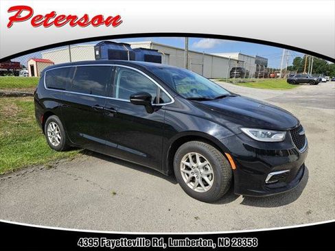 Certified 2024 Chrysler Pacifica Touring-L FWD image 1