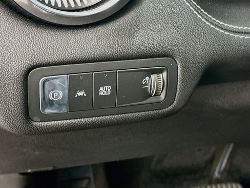 Used 2024 Chevrolet Blazer EV LT AWD/4WD image 17