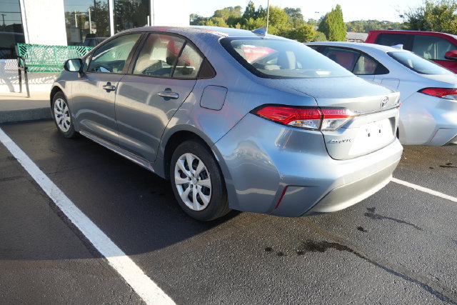 Used 2025 Toyota Corolla LE FWD image 13