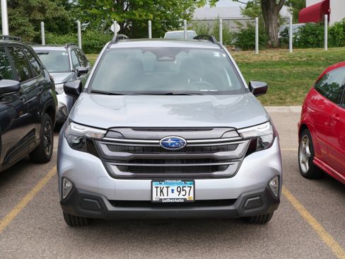 Used 2026 Subaru Forester Premium AWD/4WD image 2