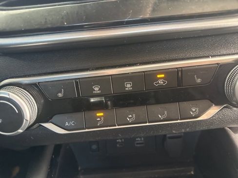 Used 2024 Nissan Altima 2.5 SR w/ SR Premium Package image 18