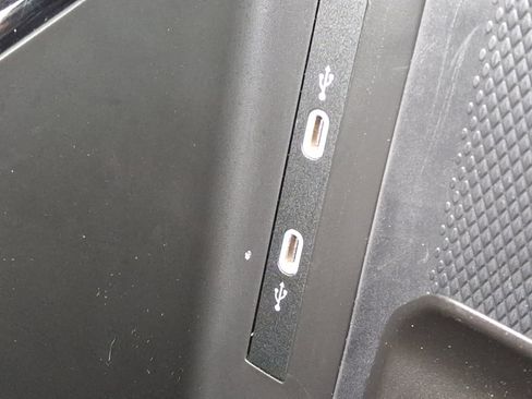 Used 2023 Volkswagen ID.4 Pro image 26