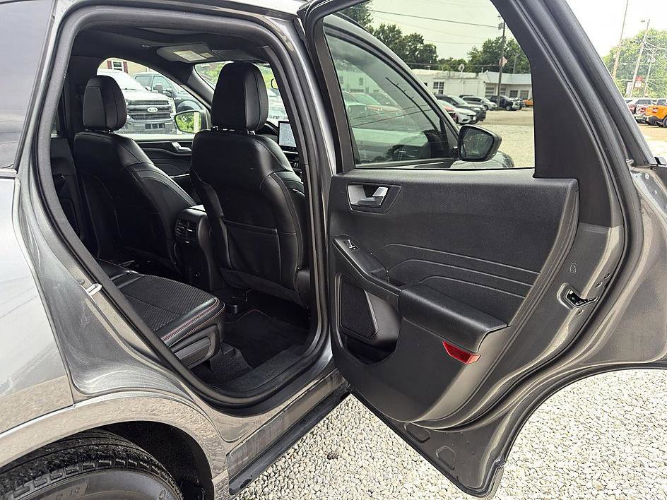 Used 2023 Ford Escape ST-Line w/ Tech Pack #1 AWD/4WD image 7