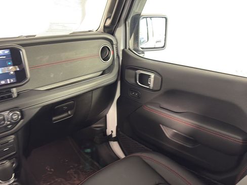 Used 2026 Jeep Wrangler Unlimited Rubicon w/ Steel Bumper Group image 21