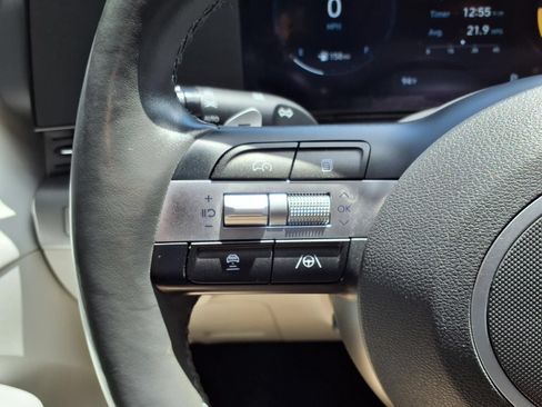 Used 2024 Hyundai Kona Limited FWD image 17