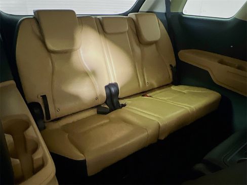 Used 2024 Kia Carnival LX image 25