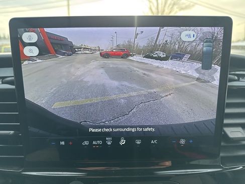 Used 2023 Ford Transit 350 XLT image 21