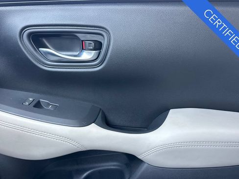 Certified 2025 Honda HR-V LX image 19