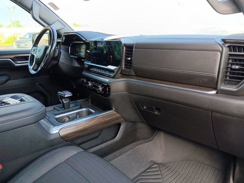 Used 2022 Chevrolet Silverado 1500 RST AWD/4WD image 36