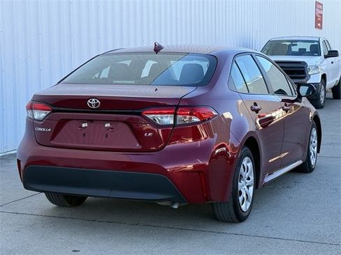 Used 2024 Toyota Corolla LE image 4