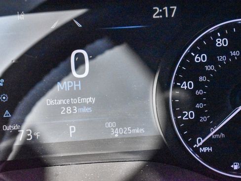 Used 2023 Toyota Sienna Limited image 26