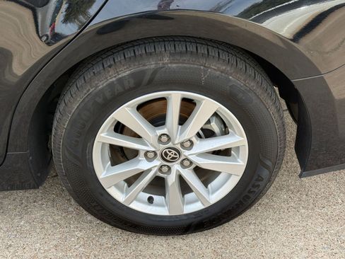 Used 2025 Toyota Camry LE image 31