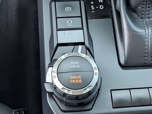 Used 2025 Toyota Tacoma TRD Sport AWD/4WD image 16