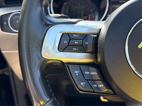 Used 2019 Ford Mustang Premium RWD image 33