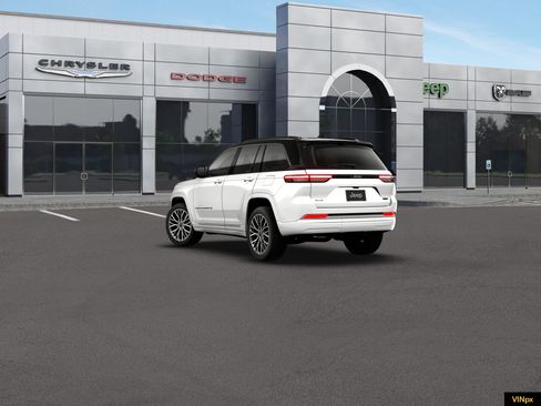 New 2026 Jeep Grand Cherokee Summit AWD/4WD image 5