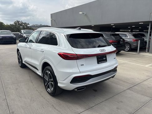 Used 2025 Audi Q5 Premium w/ Convenience Package image 8