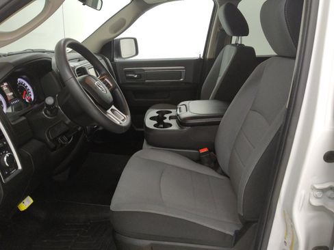 Used 2023 RAM 1500 Classic SLT AWD/4WD image 17