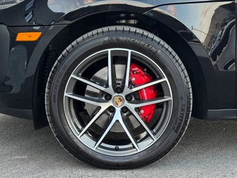 Certified 2025 Porsche Macan S image 11