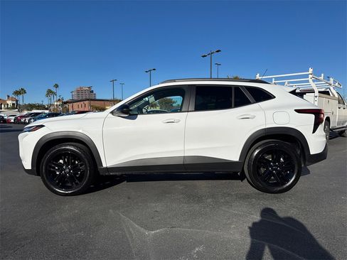 Used 2025 Chevrolet Trax ACTIV image 7