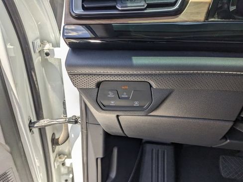 Used 2024 Volkswagen Atlas SE FWD image 33