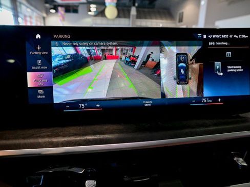 Used 2023 BMW X7 xDrive40i w/ Executive Package image 46