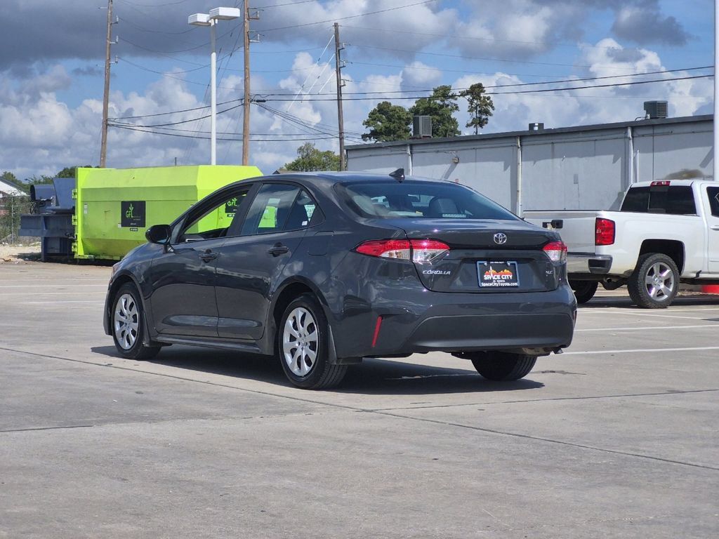 Used 2026 Toyota Corolla LE FWD image 4