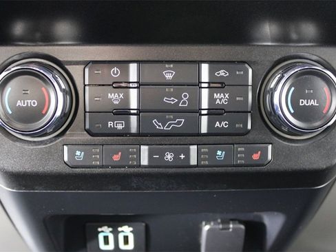 Used 2019 Ford F350 Lariat w/ Chrome Package image 26