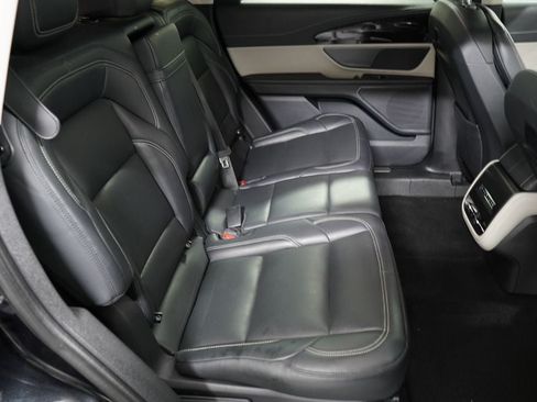 Used 2025 Lincoln Nautilus Premier AWD/4WD image 31