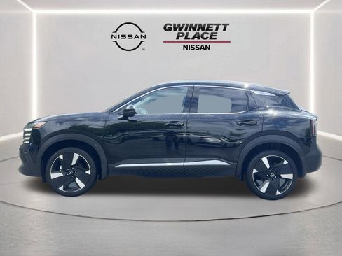 Certified 2025 Nissan Kicks SR FWD image 19