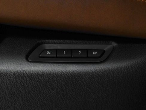 Used 2015 Cadillac Escalade Luxury image 26