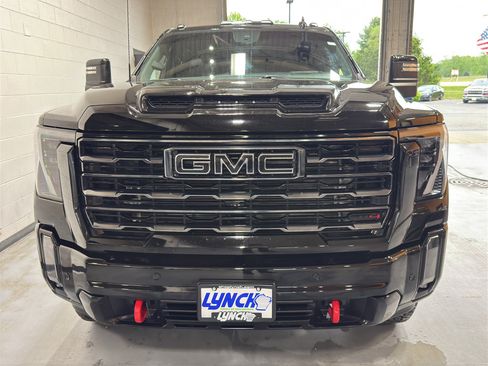 Used 2024 GMC Sierra 2500 AT4 w/ AT4 Premium Plus Package AWD/4WD image 8