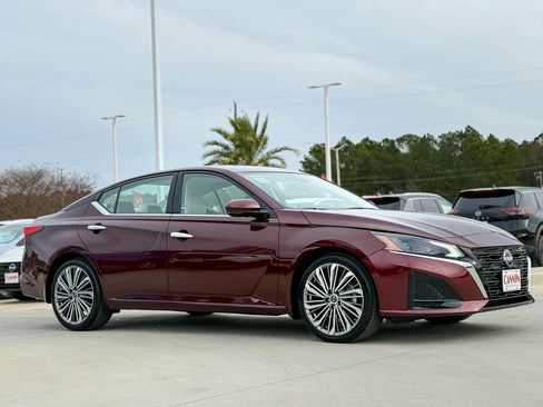Used 2024 Nissan Altima 2.5 SL AWD/4WD image 15