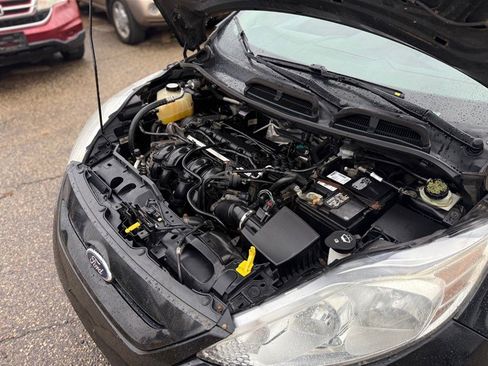 Used 2013 Ford Fiesta SE image 16